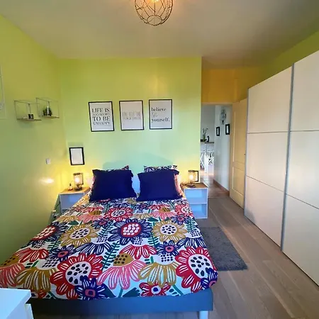 Maison Chaleureuse Avec Grand Jardin, 5 Minutes A Pied De La Plage Des Sables Blancs Holiday home