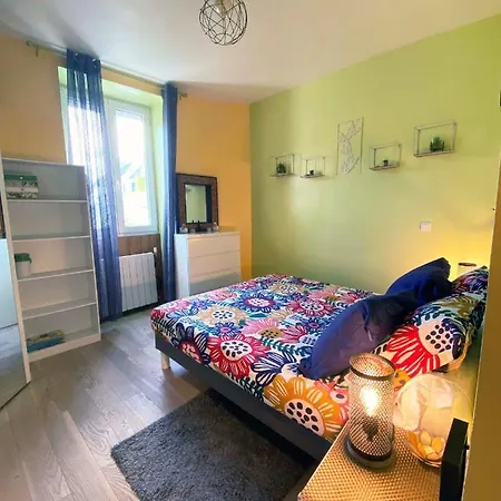 Maison Chaleureuse Avec Grand Jardin, 5 Minutes A Pied De La Plage Des Sables Blancs *