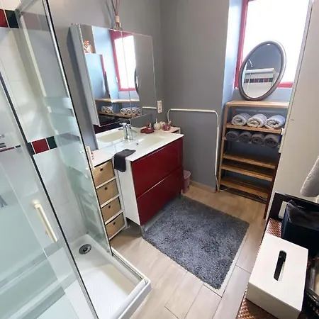 Maison Chaleureuse Avec Grand Jardin, 5 Minutes A Pied De La Plage Des Sables Blancs Holiday home