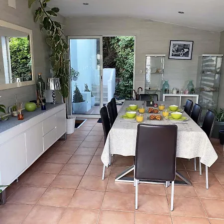 Maison Chaleureuse Avec Grand Jardin, 5 Minutes A Pied De La Plage Des Sables Blancs Concarneau