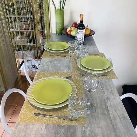 Holiday home Maison Chaleureuse Avec Grand Jardin, 5 Minutes A Pied De La Plage Des Sables Blancs *