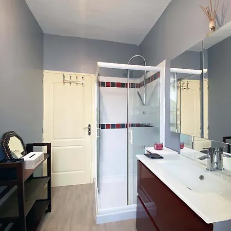 Maison Chaleureuse Avec Grand Jardin, 5 Minutes A Pied De La Plage Des Sables Blancs Holiday home