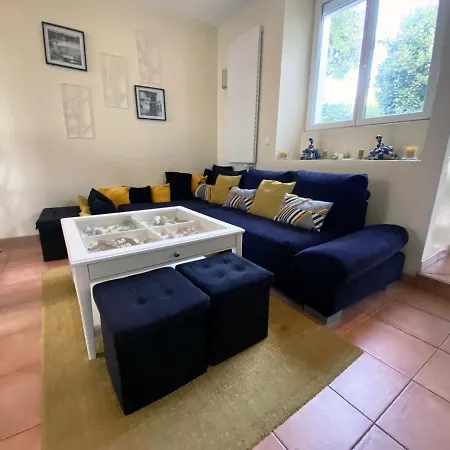 Holiday home Maison Chaleureuse Avec Grand Jardin, 5 Minutes A Pied De La Plage Des Sables Blancs Concarneau