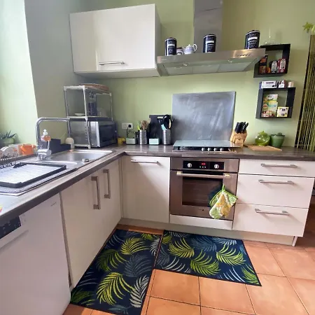 Maison Chaleureuse Avec Grand Jardin, 5 Minutes A Pied De La Plage Des Sables Blancs Concarneau